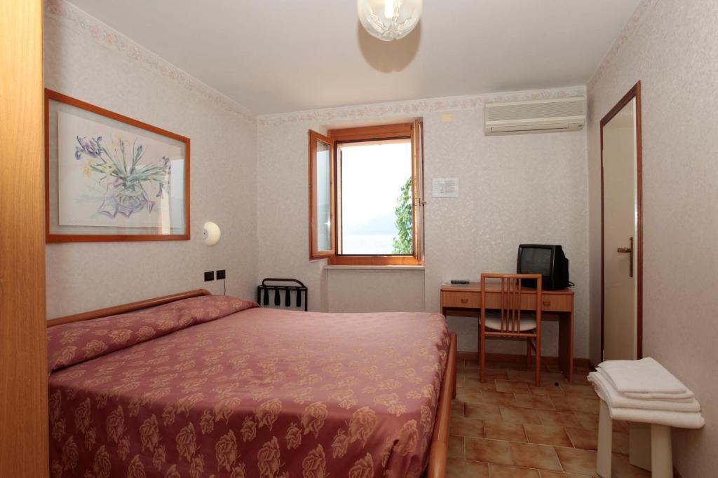 Hotel Fraderiana Torri Del Benaco Cameră foto