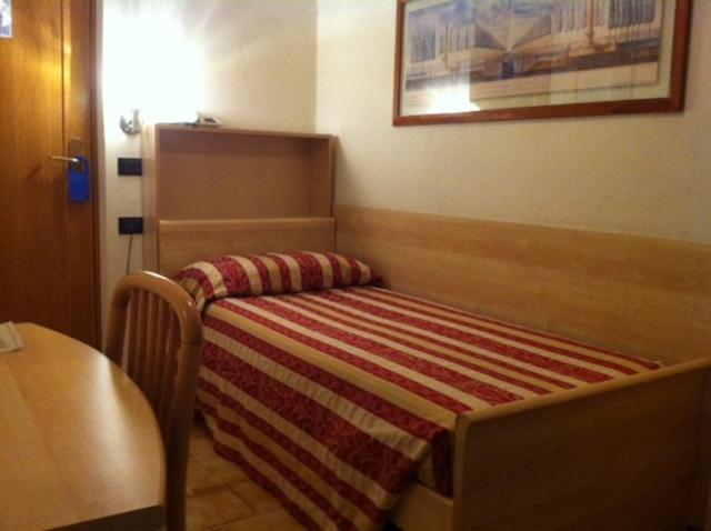 Hotel Fraderiana Torri Del Benaco Cameră foto